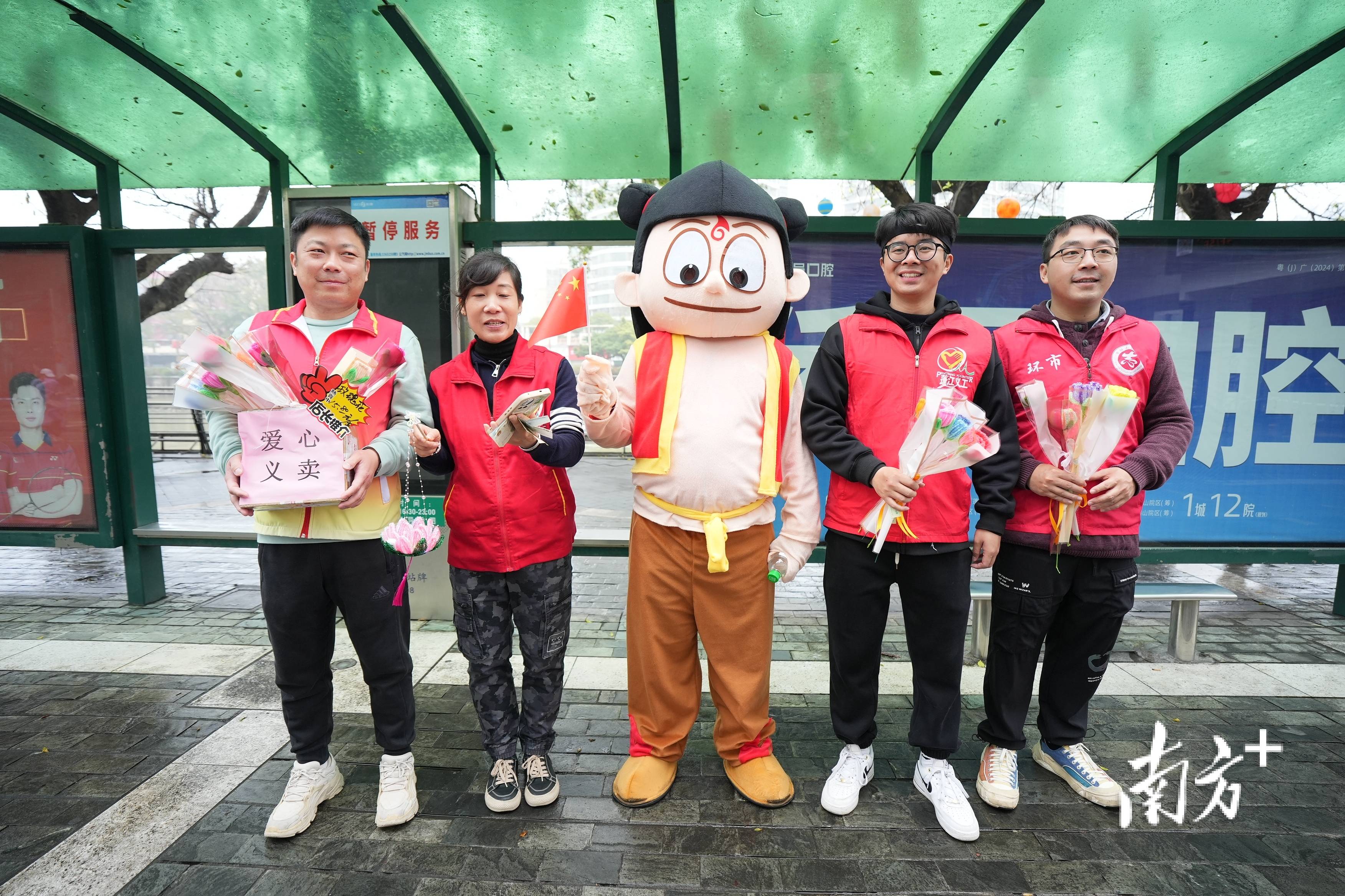 球队举办慈善赛募集善款，受到社会好评
