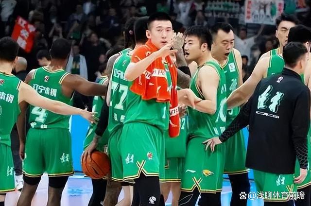 青岛黄海主场告捷，领跑积分榜